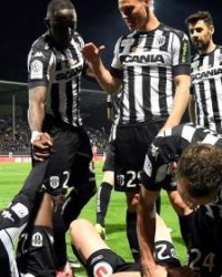  法甲黑马昂热五轮不败，冲击欧战席位势头强劲  